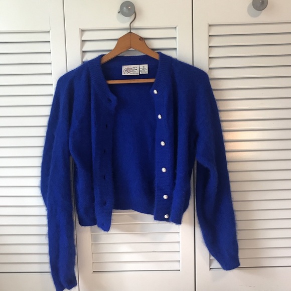 ⭕️SOLD ON DEPOP ⭕️Vintage Royal Blue Cardigan - Picture 2 of 3